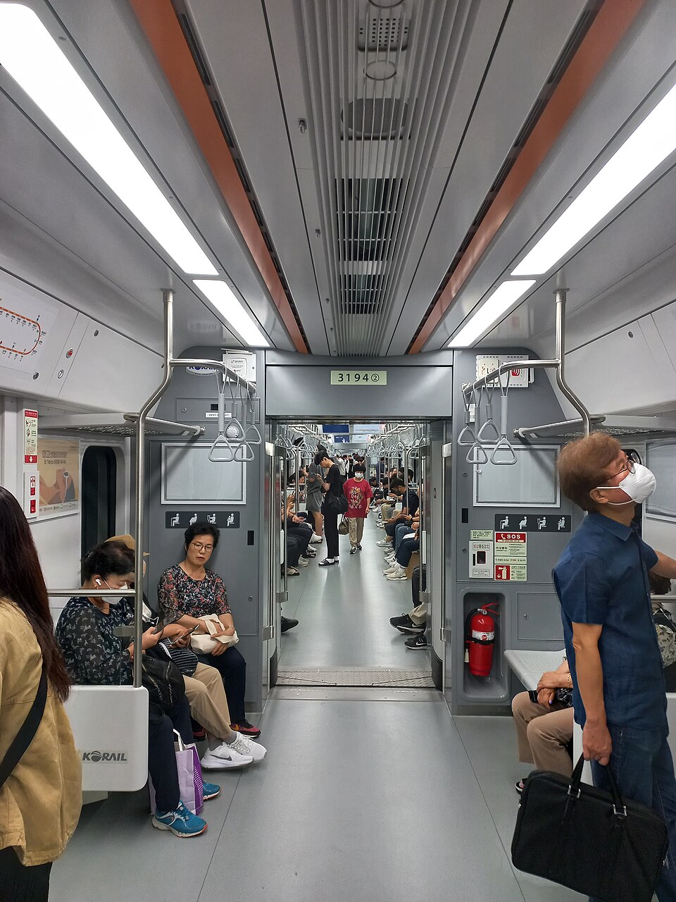 394 편성 내부 (2세대)
